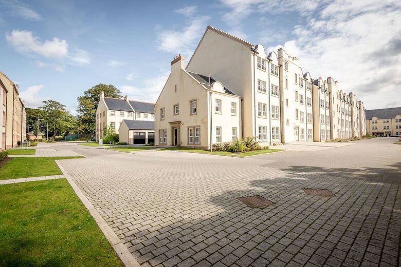 Kinness House Luxury Apartment