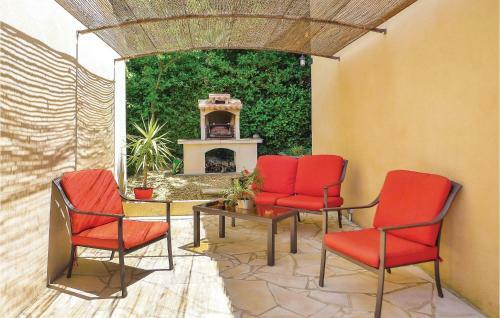 Holiday Home Eyragues Chemin De L'arenier