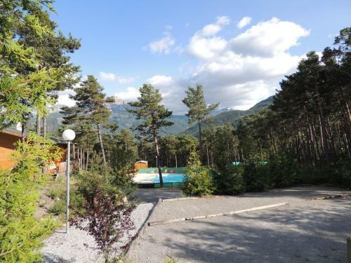 Parc R�sidentiel De Loisir : Le Loup Blanc Du Riou