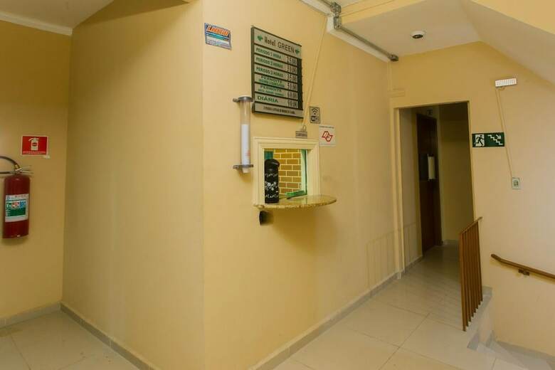 Oyo Hotel Green Mau�