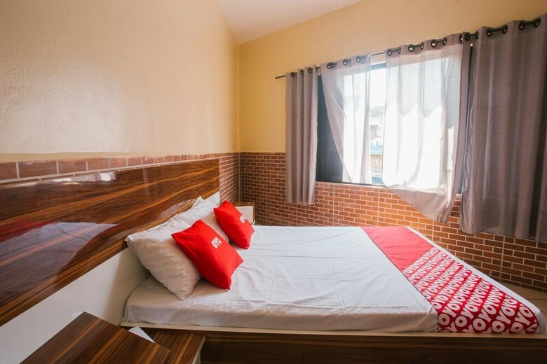Oyo Hotel Green Mau�