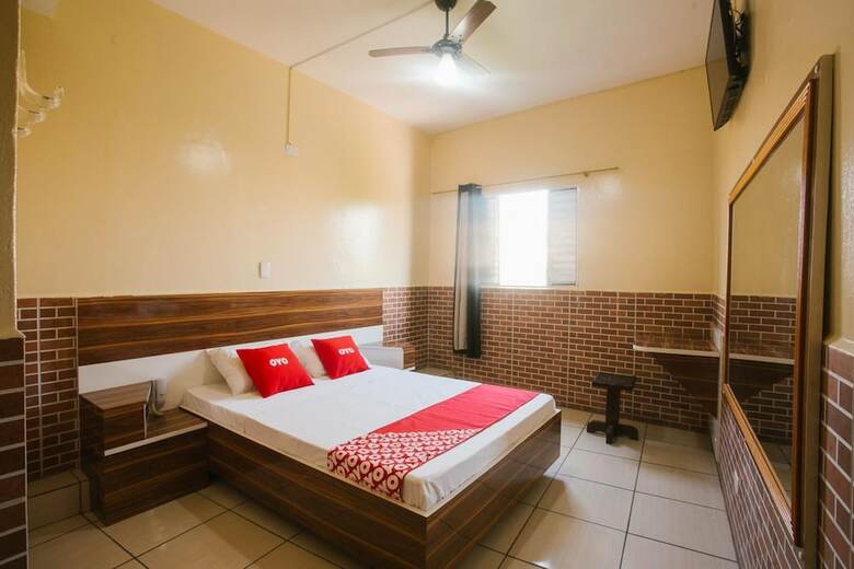 Oyo Hotel Green Mau�