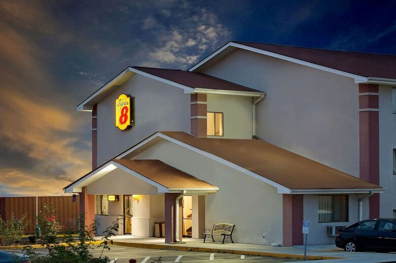 Hotel Super 8 By Wyndham Waynesboro