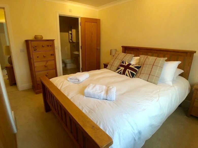 Spacious House In Jericho Oxford