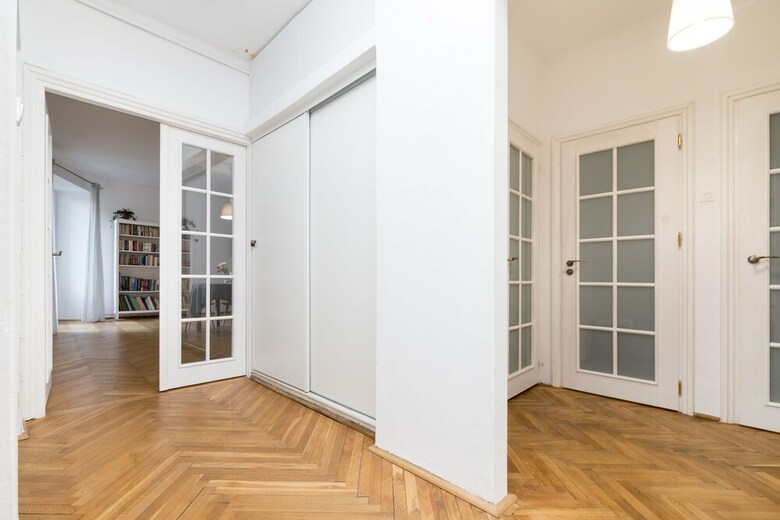 Royal Route Apartment For 10 People