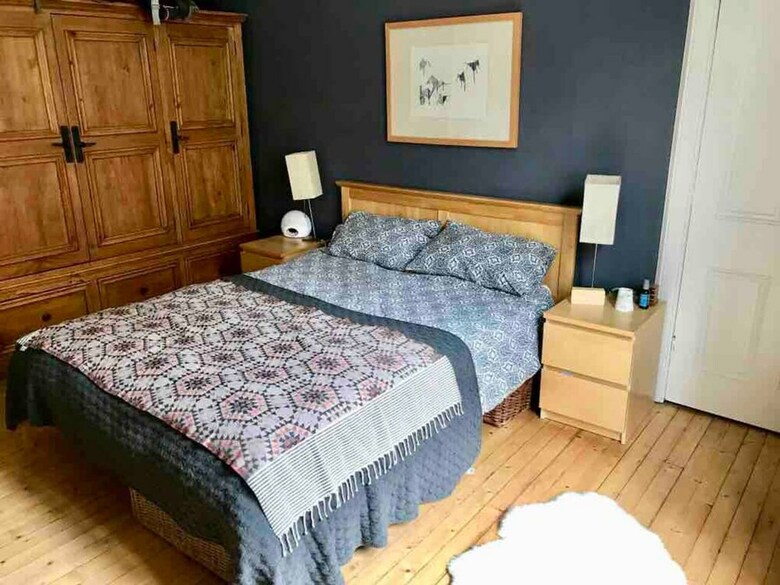 Bright 2 Bedroom Bruntsfield Home