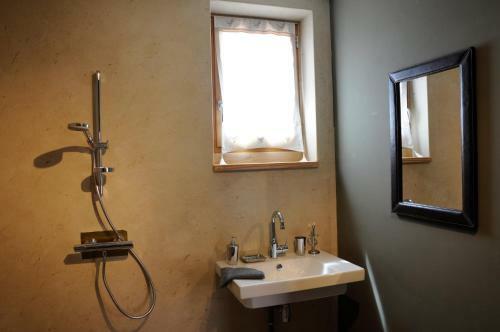 Hostal La Pierre Folle Chambres D'h�tes
