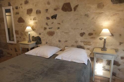 Hostal La Pierre Folle Chambres D'h�tes