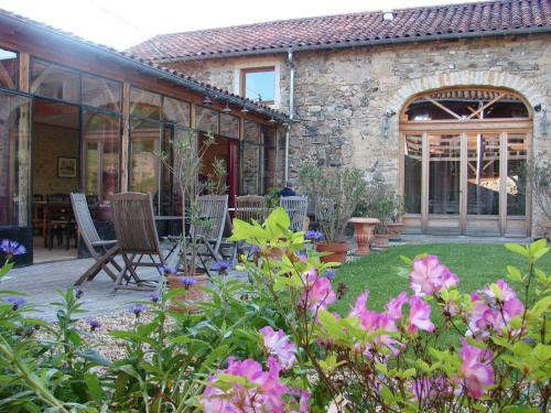 Hostal La Pierre Folle Chambres D'h�tes