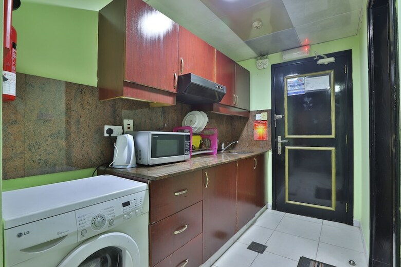 Oyo 261 Remas Hotel Apartment