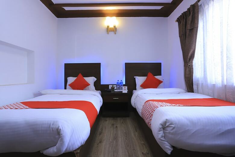 Oyo 591 Hotel Blue Moon