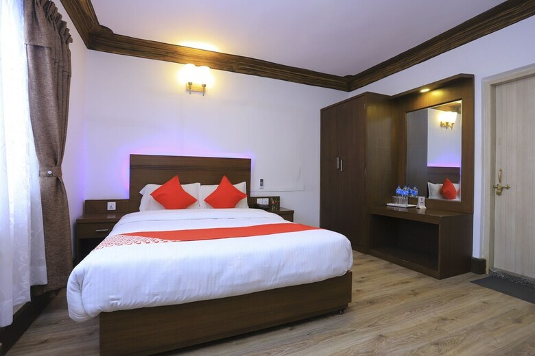 Oyo 591 Hotel Blue Moon