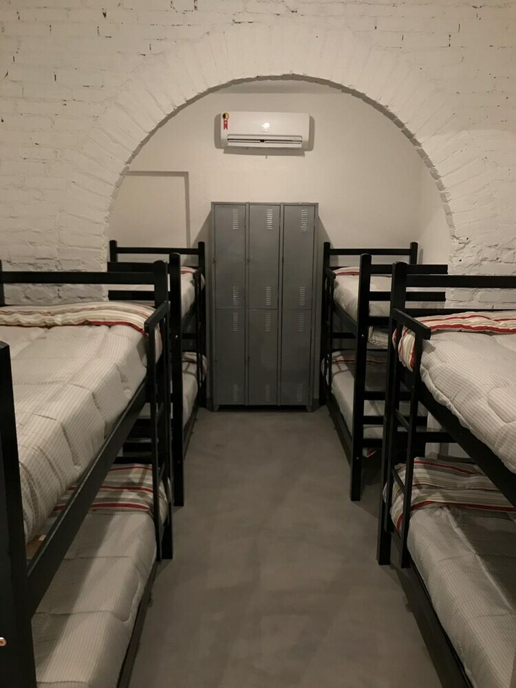 Hostal Imagina Hostel