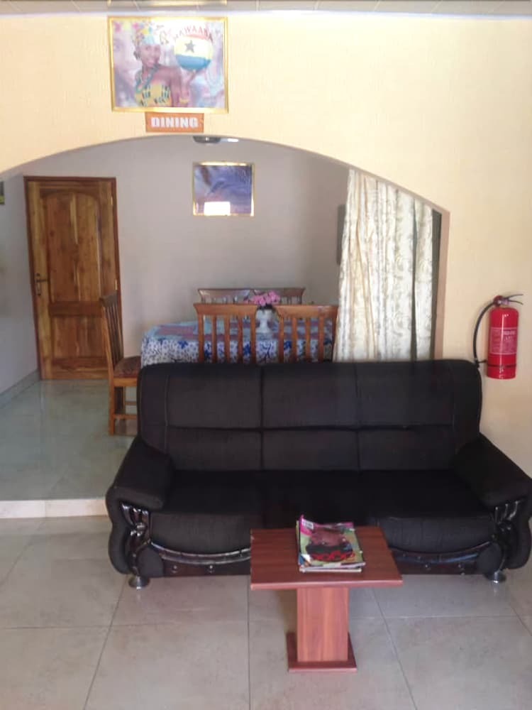 Hotel Kwamo Executive Lodge