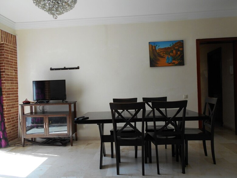 Lovely Two Bedroom Apartment Ref T24302