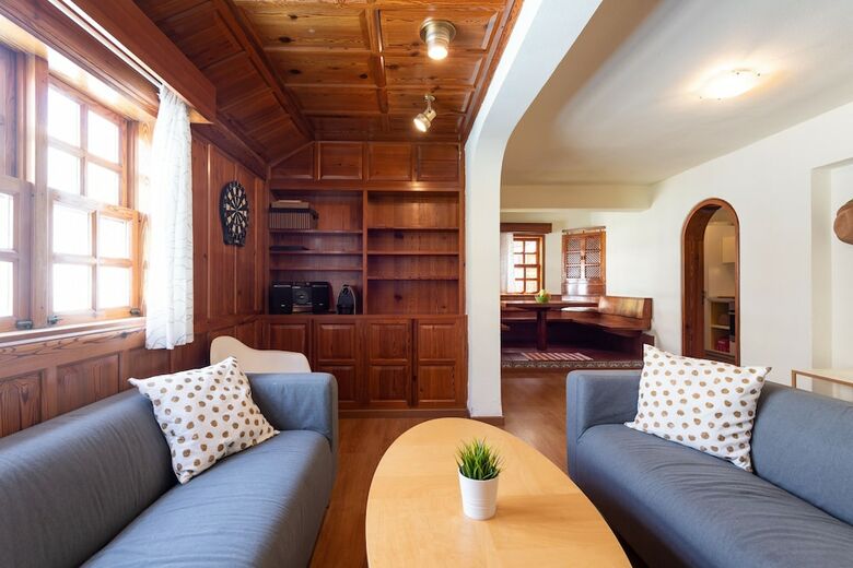 Great House With Pool Close To Beach