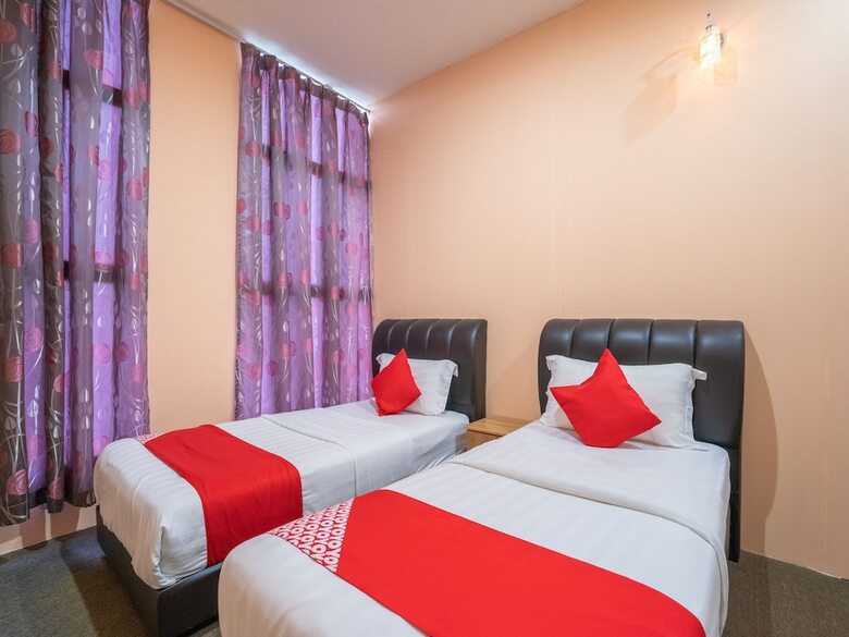 Oyo 89328 Sz Hotel