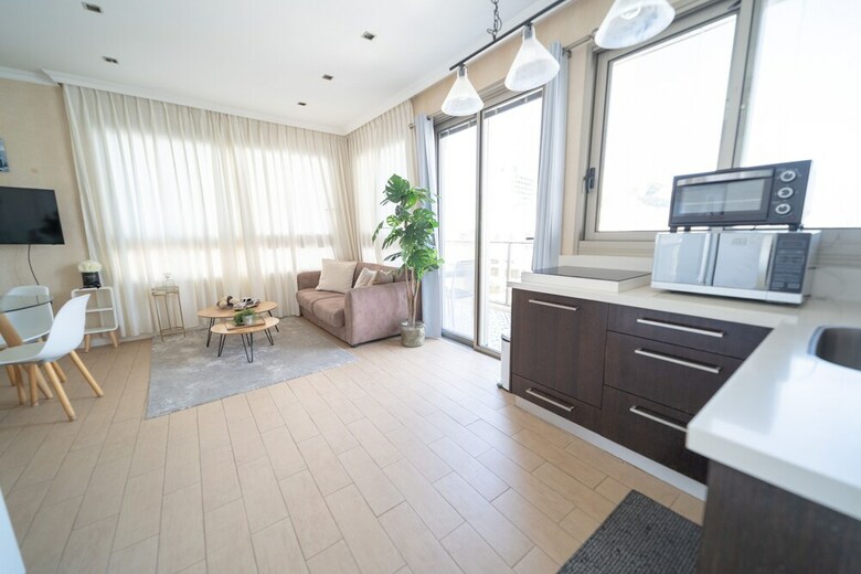 Amazing Apartment- 5 Min From The Beach