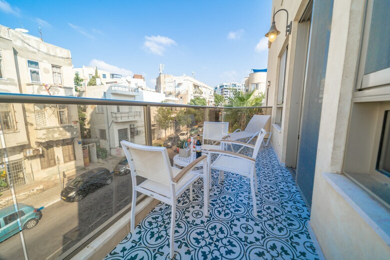 Amazing Apartment- 5 Min From The Beach