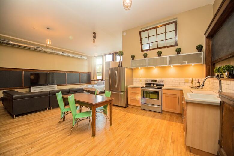 Hotel School 31 Lofts At Colors Studios