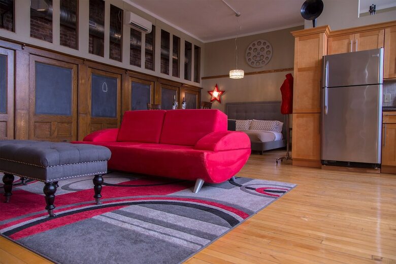 Hotel School 31 Lofts At Colors Studios