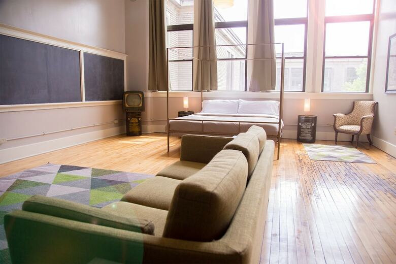 Hotel School 31 Lofts At Colors Studios
