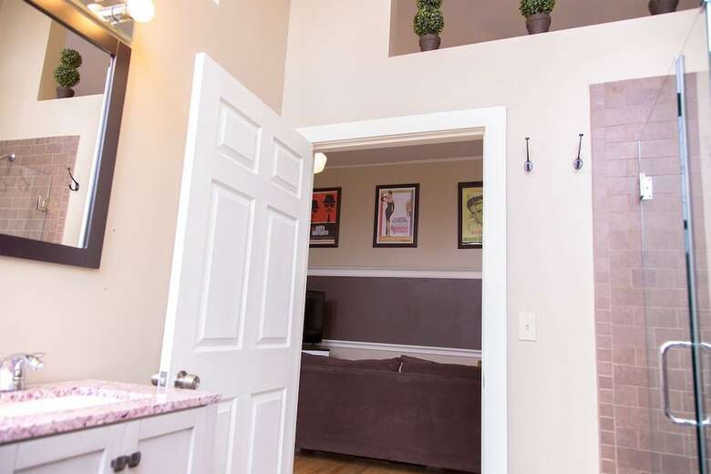 Hotel School 31 Lofts At Colors Studios