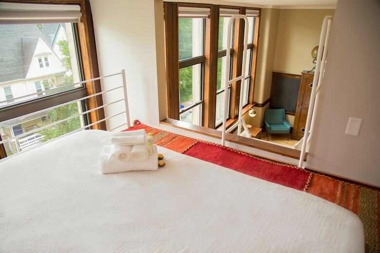 Hotel School 31 Lofts At Colors Studios