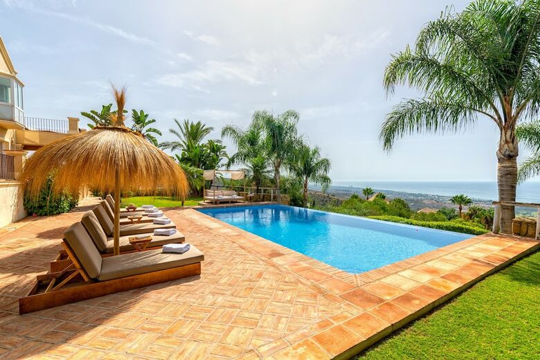 Solaga - Villa Los Monteros