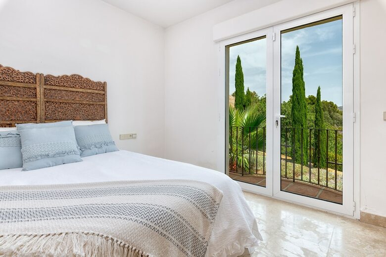 Solaga - Villa Los Monteros