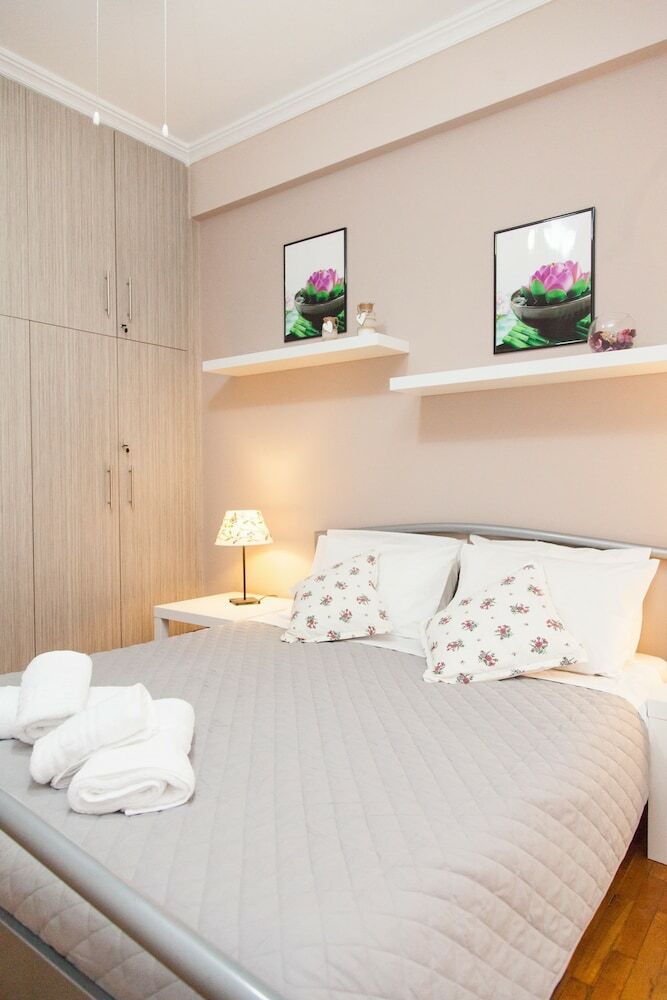 Beautiful And Cozy Apartment In Piraeus