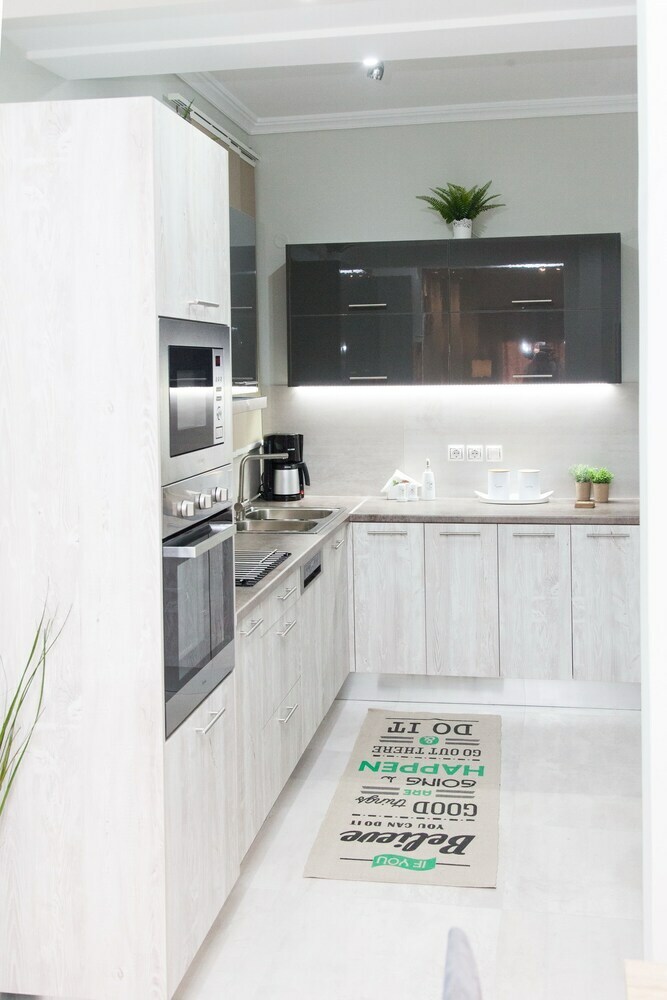 Beautiful And Cozy Apartment In Piraeus