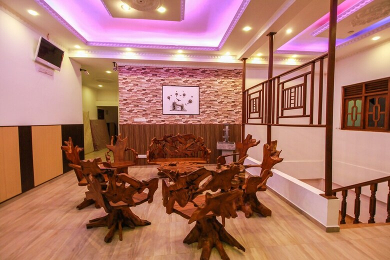 Oyo 339 Chandiv Hotel