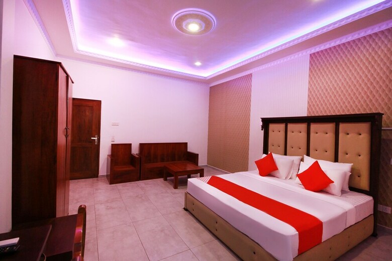Oyo 339 Chandiv Hotel