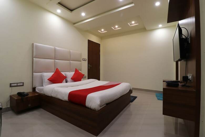 Hotel Oyo 47405 Comfort Inn
