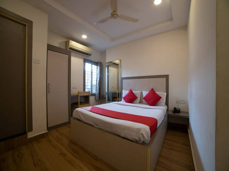Oyo 45408 Hotel Ambassador