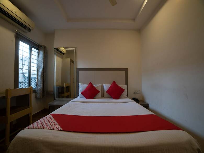 Oyo 45408 Hotel Ambassador