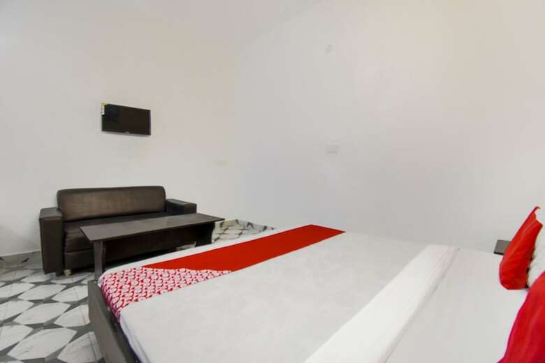 Oyo 46735 Hotel Royal Dreams