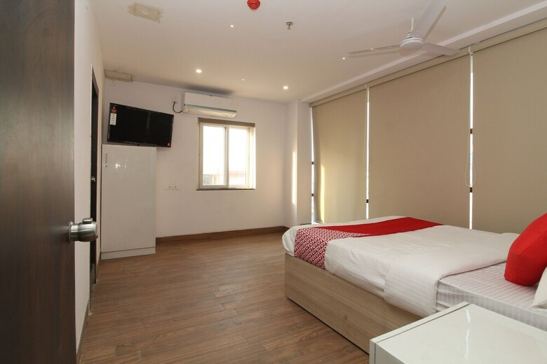 Hotel Oyo 35362 My Place S R Nagar