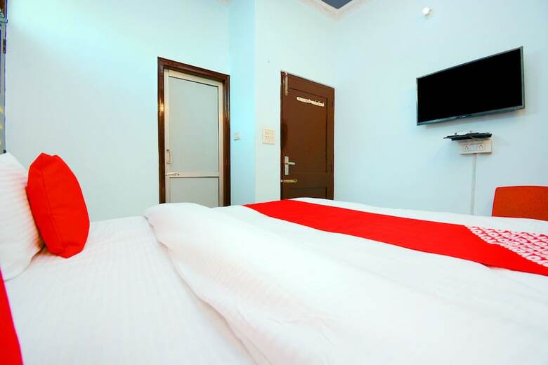 Hotel Oyo 38123 Jb Inn