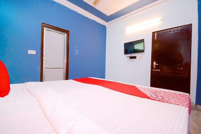 Hotel Oyo 38123 Jb Inn