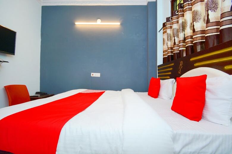 Hotel Oyo 38123 Jb Inn