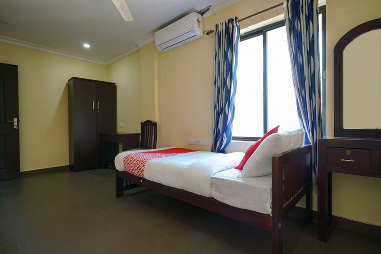 Hotel Oyo 4280 The City Gate Residency
