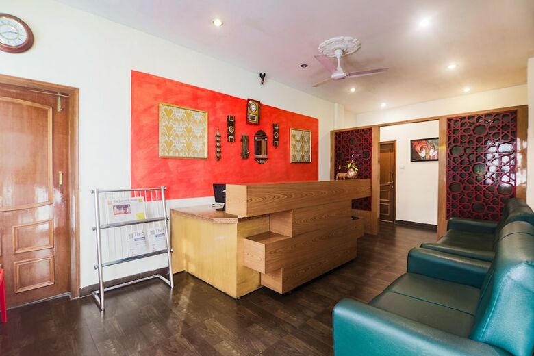 Hotel Oyo 24696 Green Point