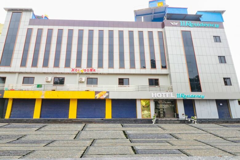 Hotel Oyo 47586 J J Residency