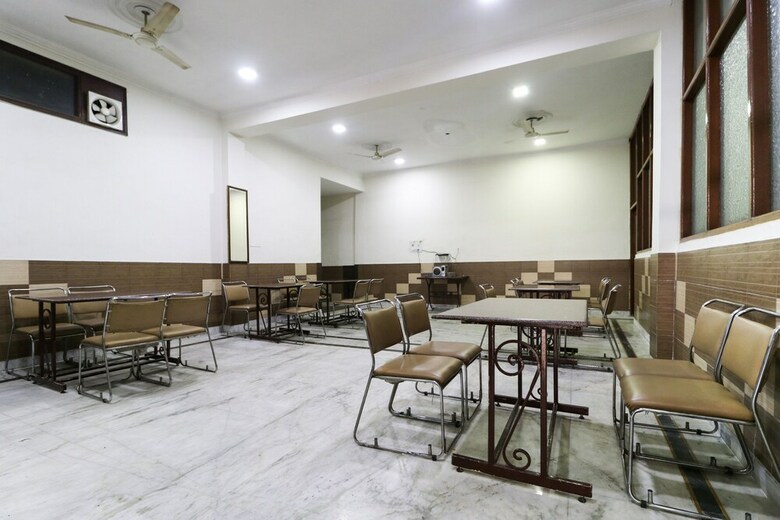 Spot On 46852 Hotel Pal Regency