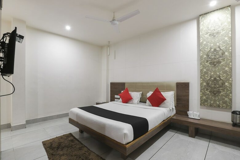 Hotel Capital O 48764 Apple Residency