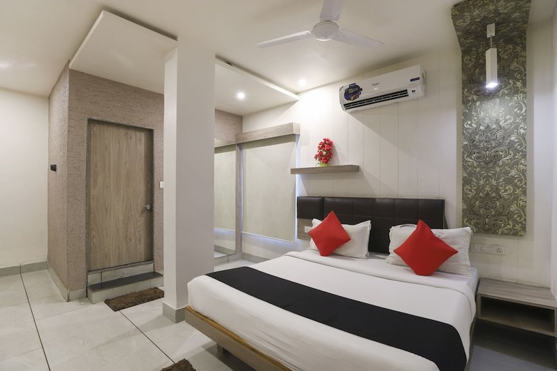 Hotel Capital O 48764 Apple Residency