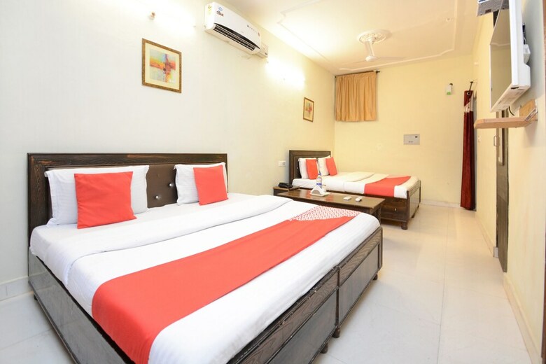 Oyo 4894 Hotel The Diamond Chandigarh