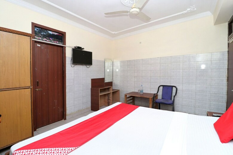 Oyo 38170 Hotel Grand Plaza